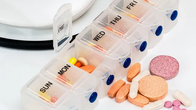Image qui illustre l’article de blog : “Tongkat Ali sur Amazon : votre guide pour faire le meilleur choix”. L'article de blog est destiné aux hommes de 50 ans et plus qui cherchent à améliorer leur vitalité, leur libido, et leurs performances sexuelles en utilisant Tongkat Ali, un complément alimentaire aphrodisiaque. L'illustration doit capter l'essence des bienfaits de ce produit et le guider pour faire un choix éclairé sur Amazon.