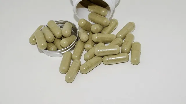 Image qui illustre l’article de blog “Tongkat Ali parapharmacie : où en trouver facilement”. L'image illustre le thème de la recherche et de l'achat de Tongkat Ali dans des parapharmacies.